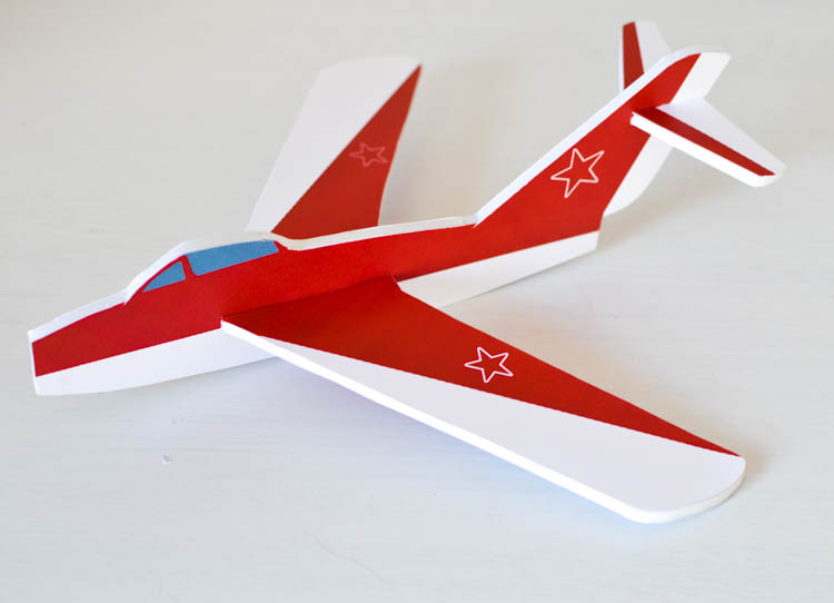  Avion de planeur en mousse bricolage avec un motif imprimable gratuit: avion fini! 