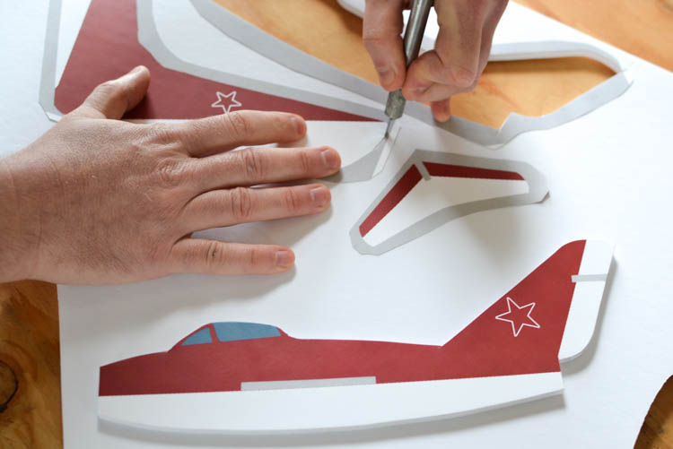  Avion de planeur en mousse bricolage avec un motif imprimable gratuit: Couper les pièces. 