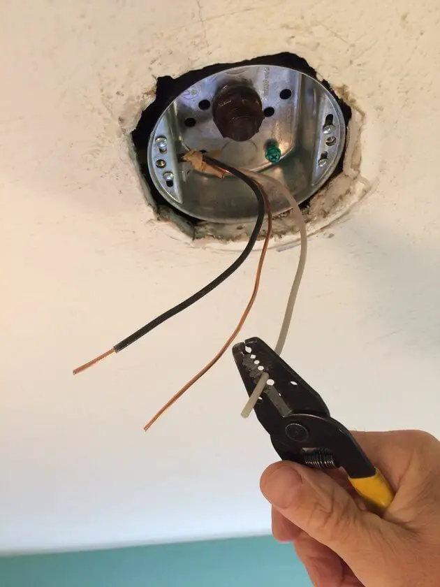 Comment Raccorder Les Fils Electriques D Un Ventilateur De Plafond Bricoleurs
