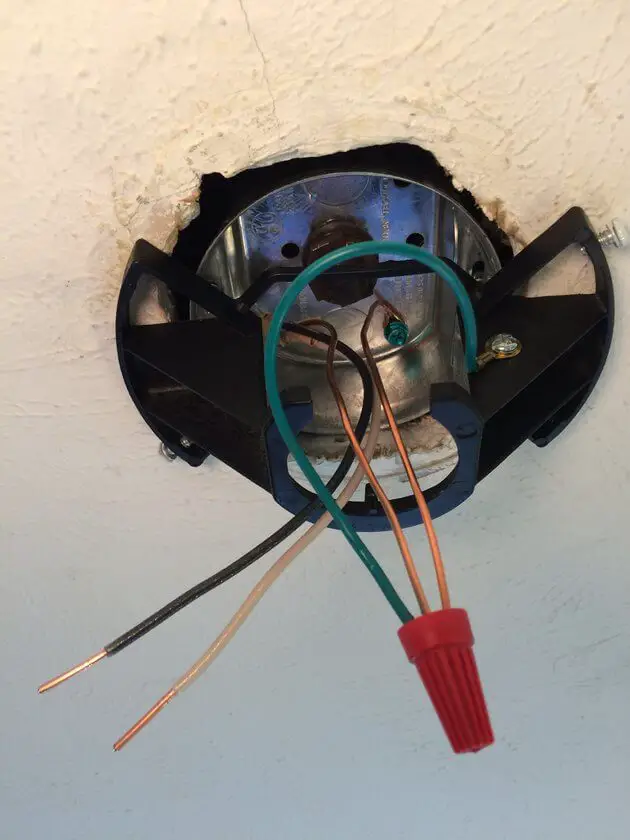 Comment Raccorder Les Fils Electriques D Un Ventilateur De Plafond Bricoleurs