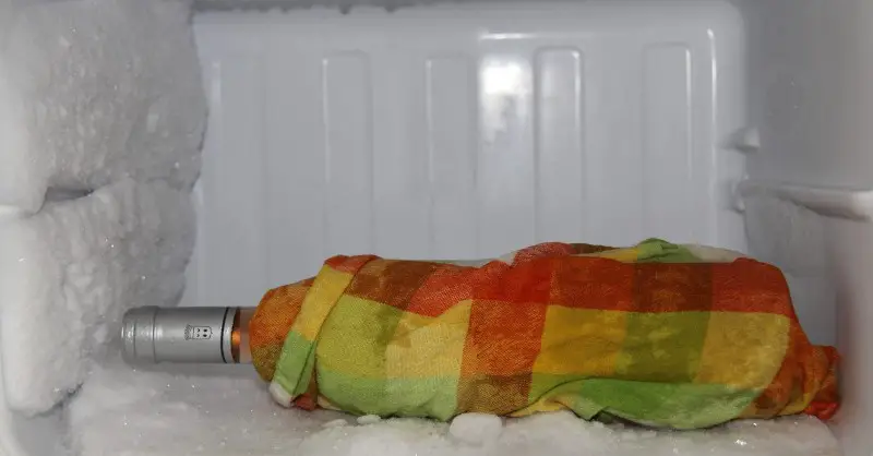 Combien de temps pour refroidir une bouteille au congelateur