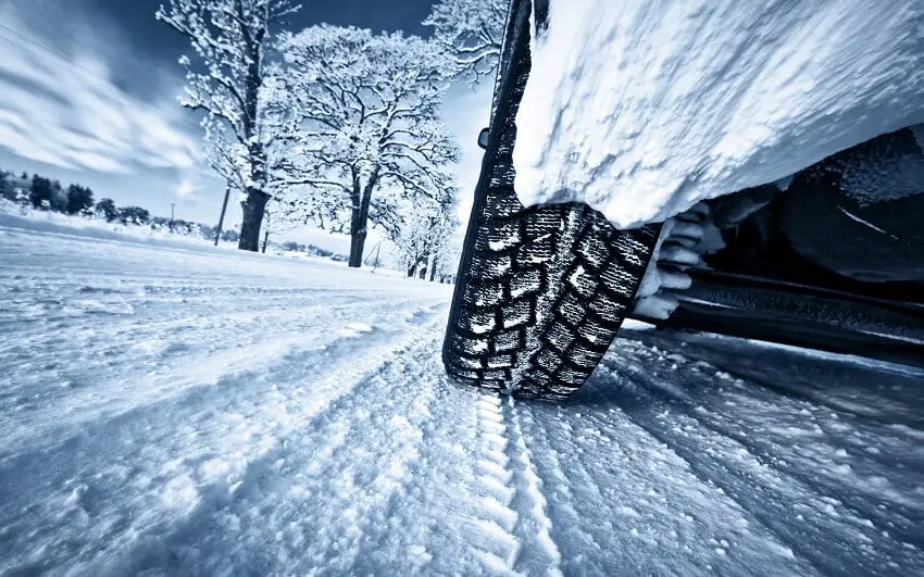 A quelle vitesse peut on rouler avec des pneus neige
