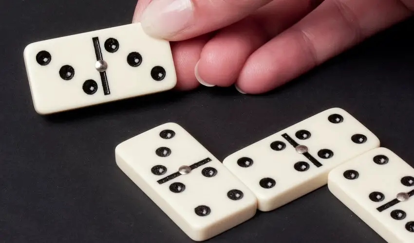 Combien de domino dans un jeu