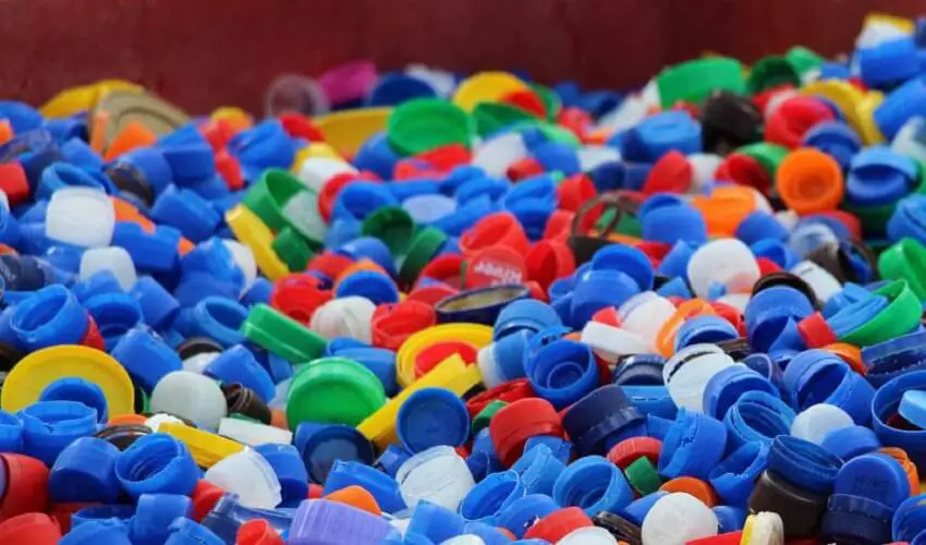 Comment sont recycles les bouchons en plastique