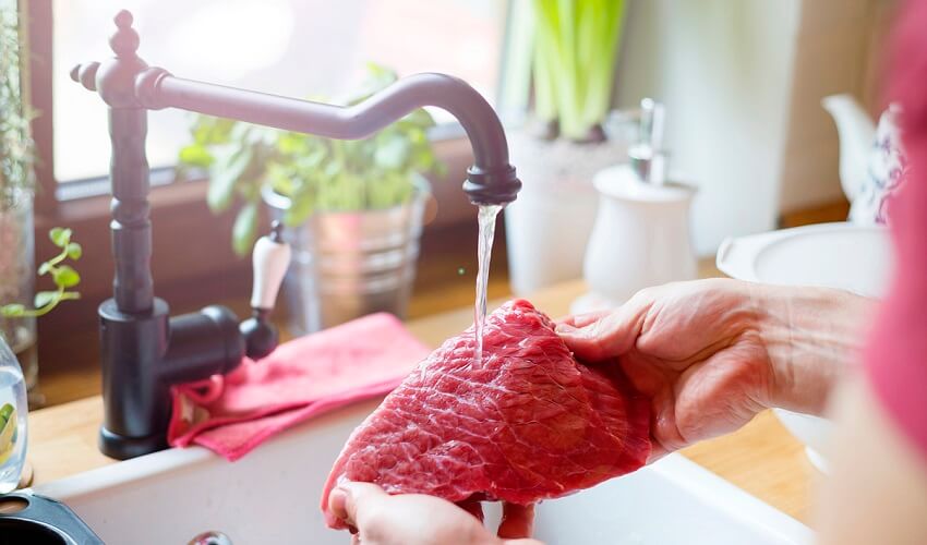 Faut il laver la viande