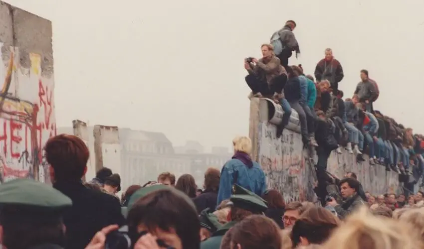 Pourquoi la chute du mur de Berlin