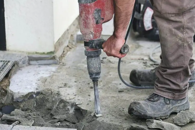 Comment casser une dalle beton