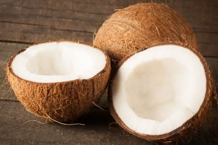 Comment casser une noix de coco