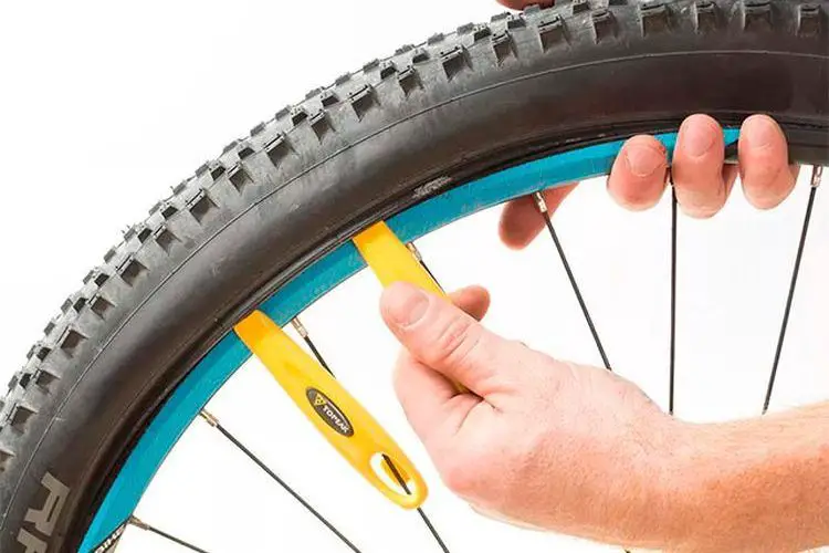Comment changer un pneu de velo