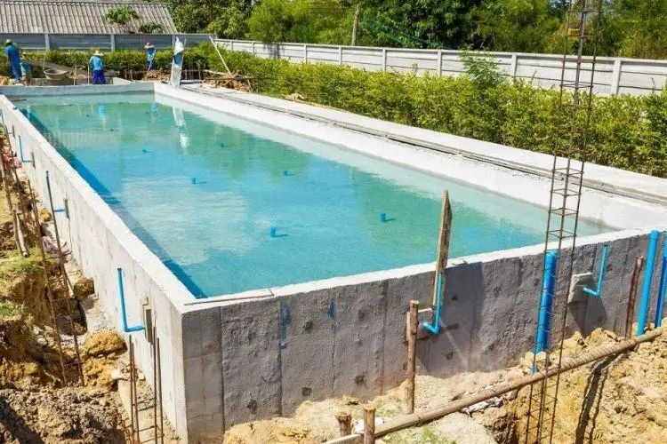 Comment construire une piscine en beton