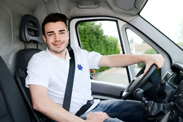 Comment devenir chauffeur de taxi ambulancier