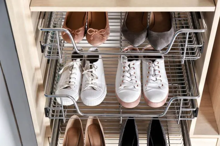 Comment enlever les odeurs de chaussures dans un placard