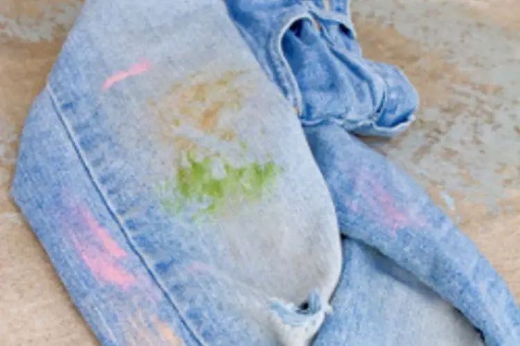 Comment enlever une tache de peinture sur un jean