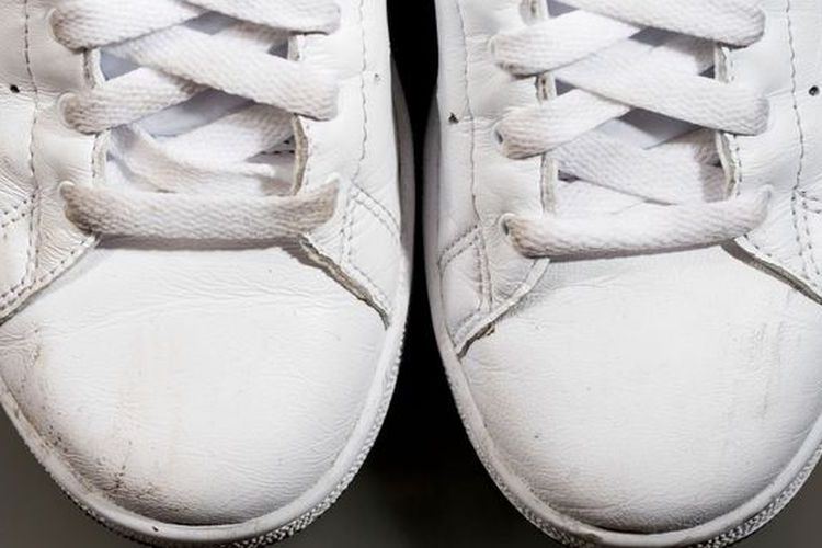 Comment enlever une tache dherbe sur des chaussures blanches