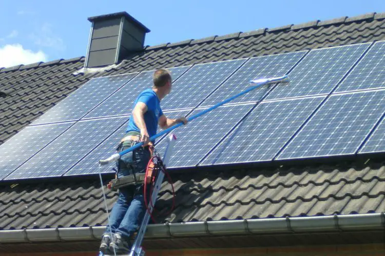 Comment nettoyer des panneaux solaires