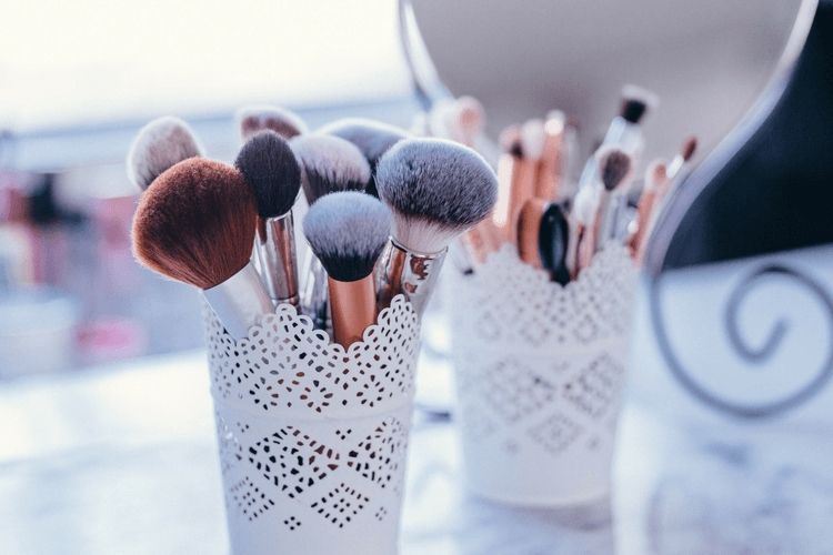 Comment nettoyer des pinceaux de maquillage