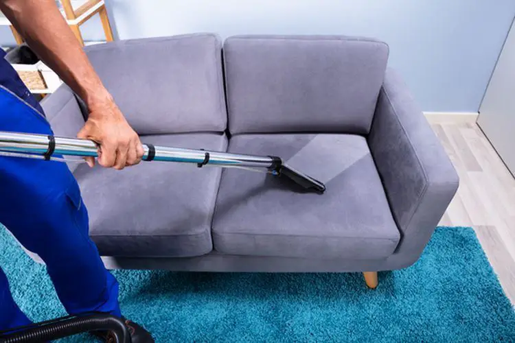 Comment nettoyer un fauteuil en velours