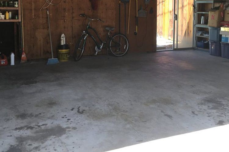 Comment nettoyer un sol de garage en ciment