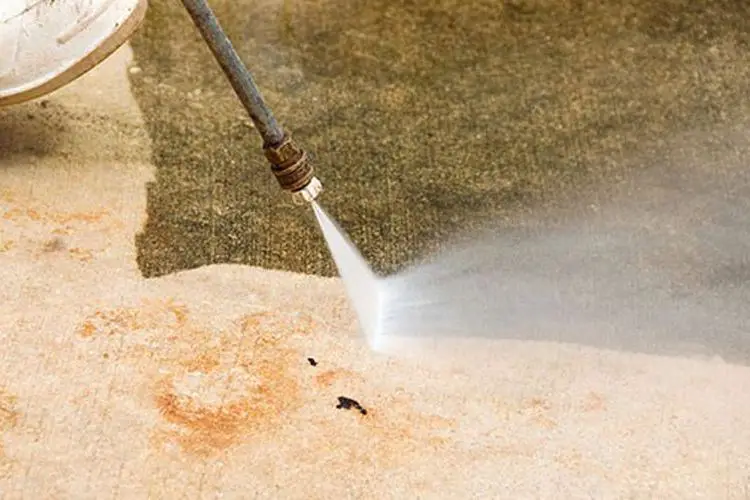 Comment nettoyer une terrasse en ciment