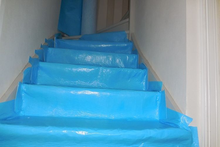 Comment proteger un escalier en bois pendant des travaux