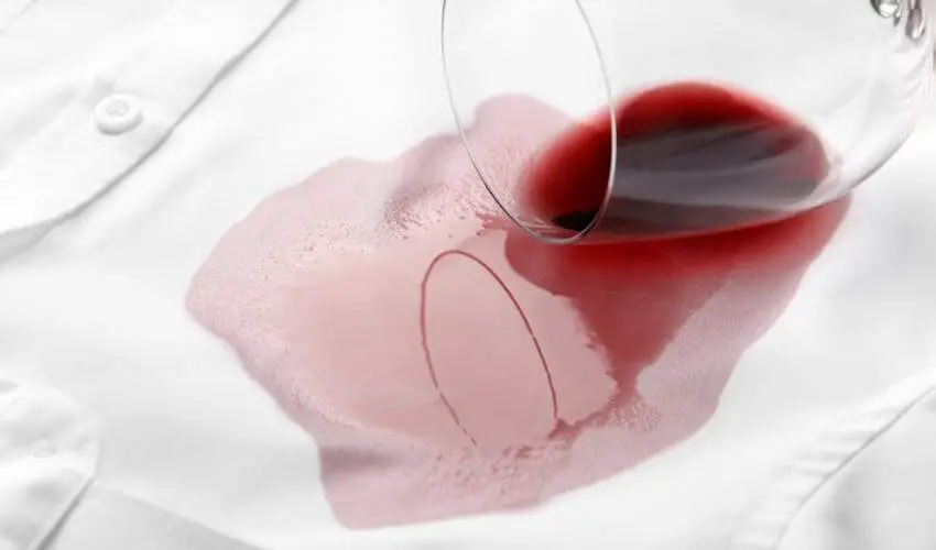 Comment enlever des taches de vin rouge sur du coton