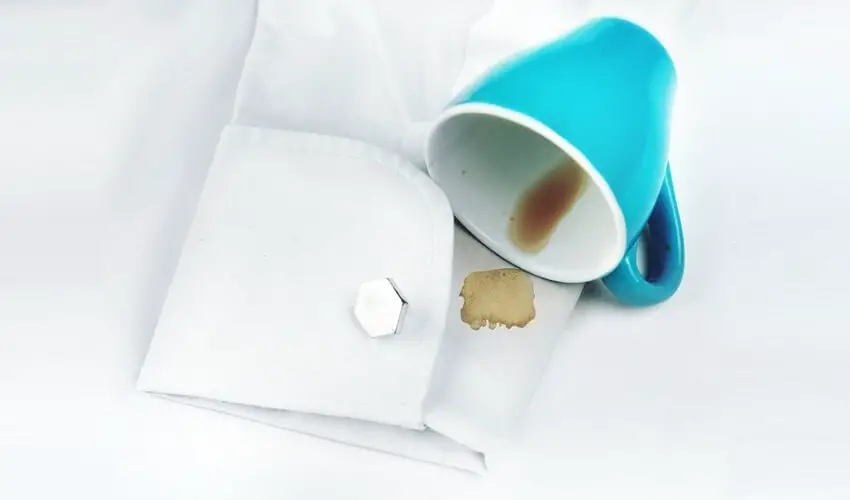 Comment enlever les taches de cafe sur les vetements