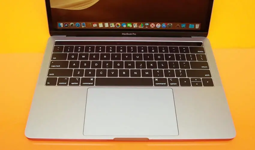 Comment nettoyer le clavier de MacBook