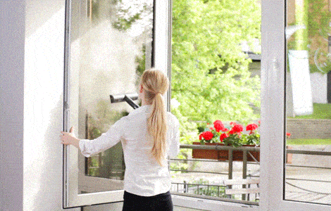 nettoyer les vitres avec un nettoyeur vapeur